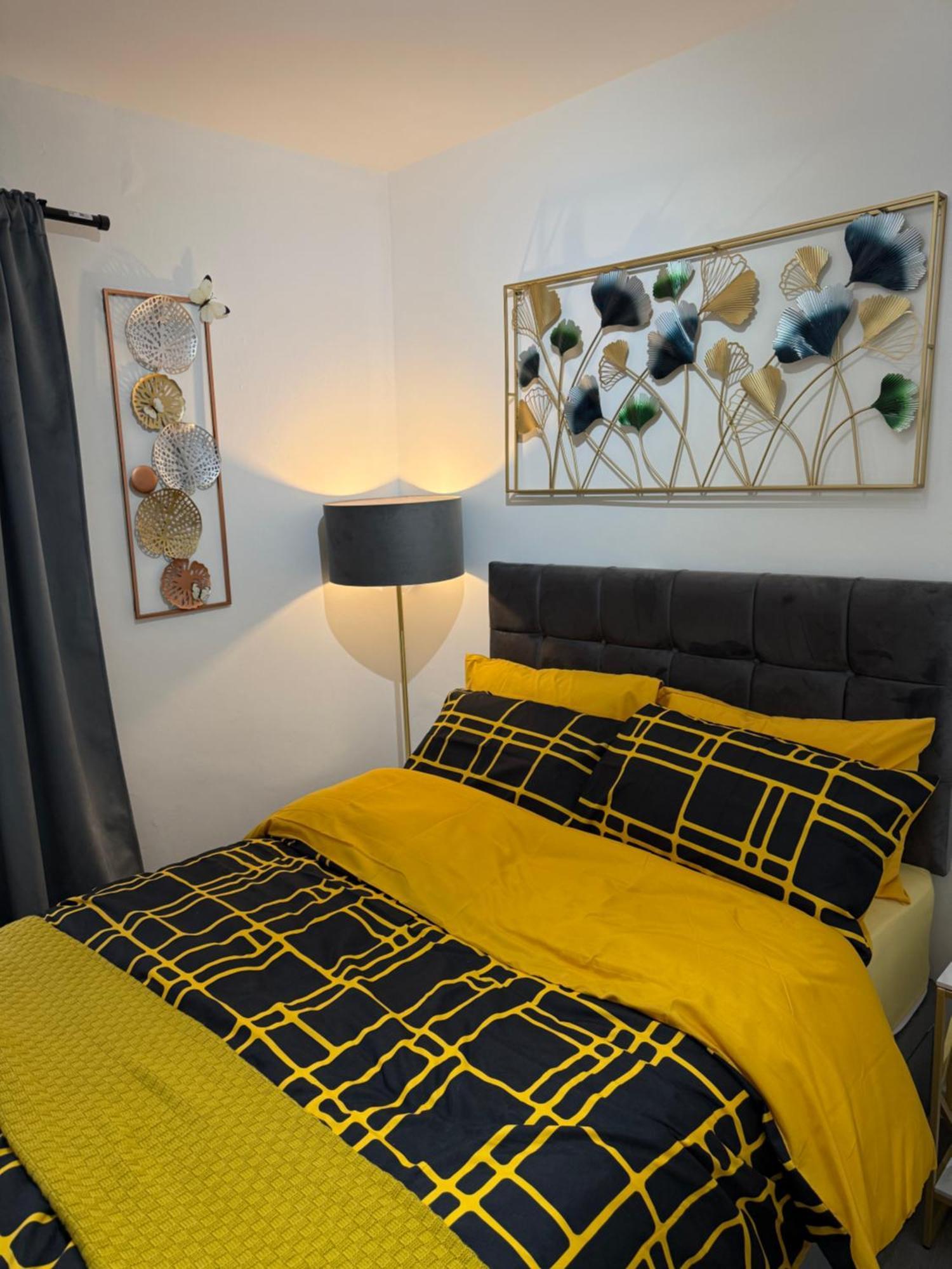 Luxury In Victoria, 7 Minutes Walk To Victoria Station, 7 Homestay London