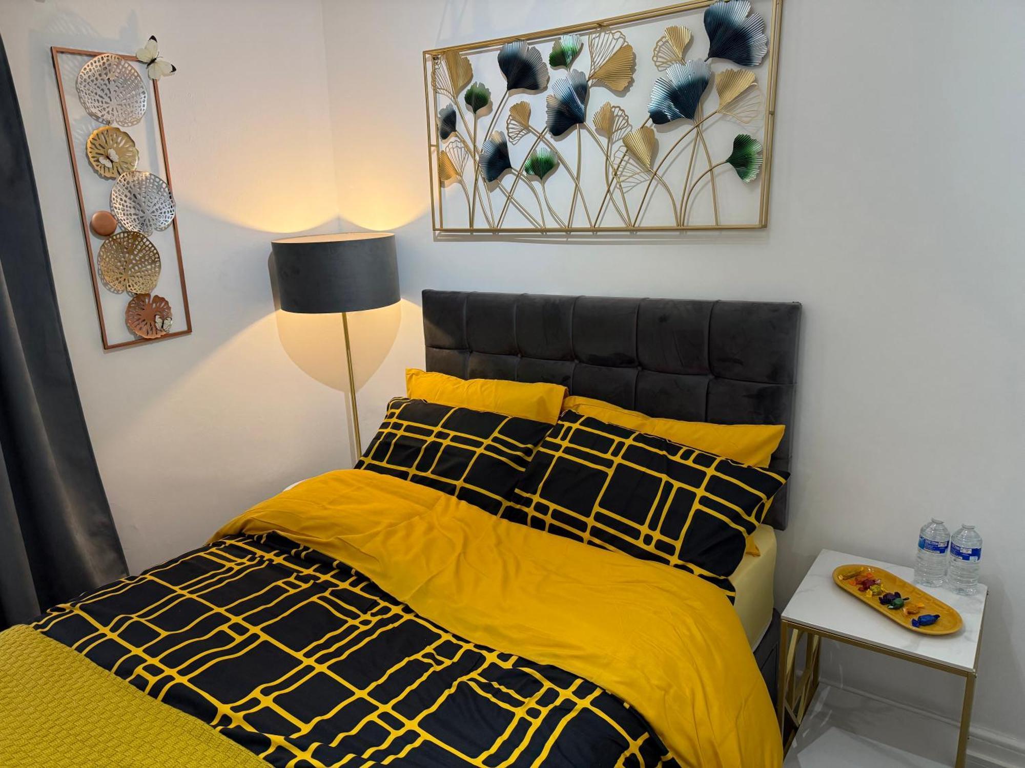 Homestay Luxury In Victoria, 7 Minutes Walk To Victoria Station, 7 *